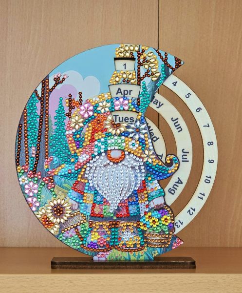 Deko Diamond Painting handmade Kalender aus Holz, Motiv Wichtel (fertig)