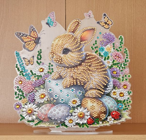 Osterdeko Diamond Painting handmade Ornament aus Acryl, Motiv Hase mit Oster-Ei (fertig)