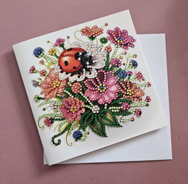 Diamond Painting Grußkarte (fertig), Marienkäfer mit Blumen, handmade