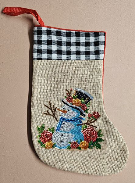 Deko Diamond Painting handmade Weihnachts-Strumpf schwarz-weiß-kariert, Motiv Schneemann (fertig)
