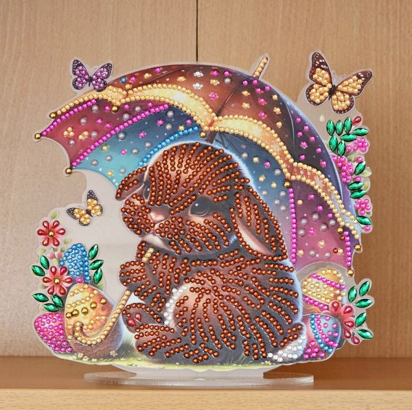 Osterdeko Diamond Painting handmade Ornament aus Acryl, Motiv Hase mit Regenschirm (fertig)