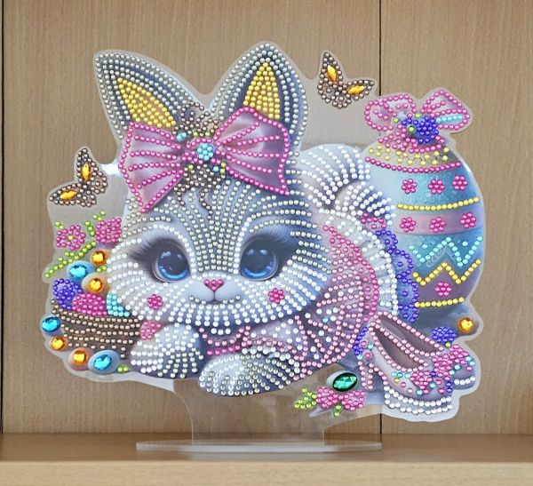 Deko Diamond Painting handmade Ornament, Motiv Hasenmädchen (fertig)